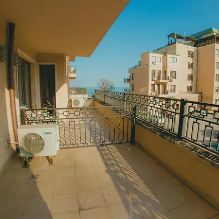 Apartment Luxury 1 Bedroom 3rd Floor