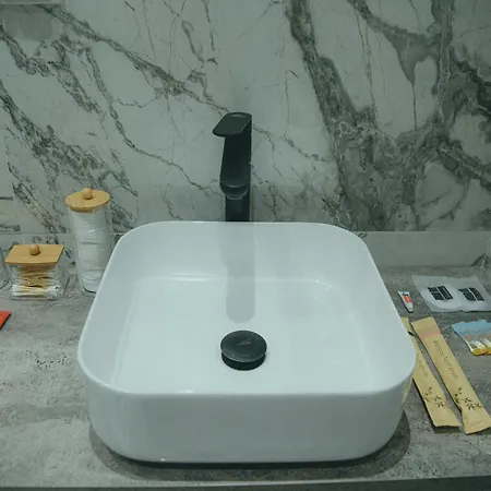 Apartment Luxury 1 Bedroom 3rd Floor *